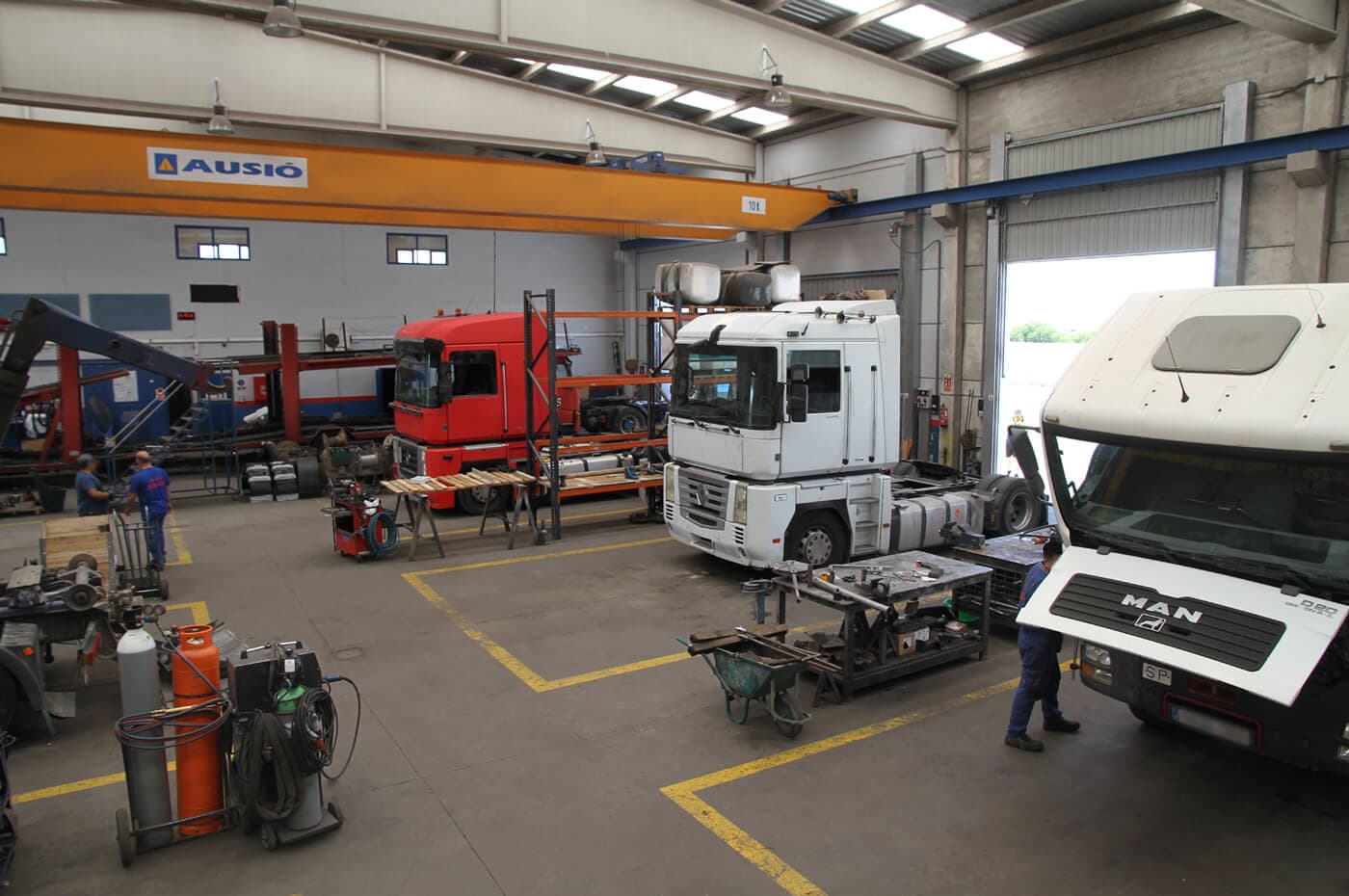 TALLER MECÁNICO ESPECIALIZADO